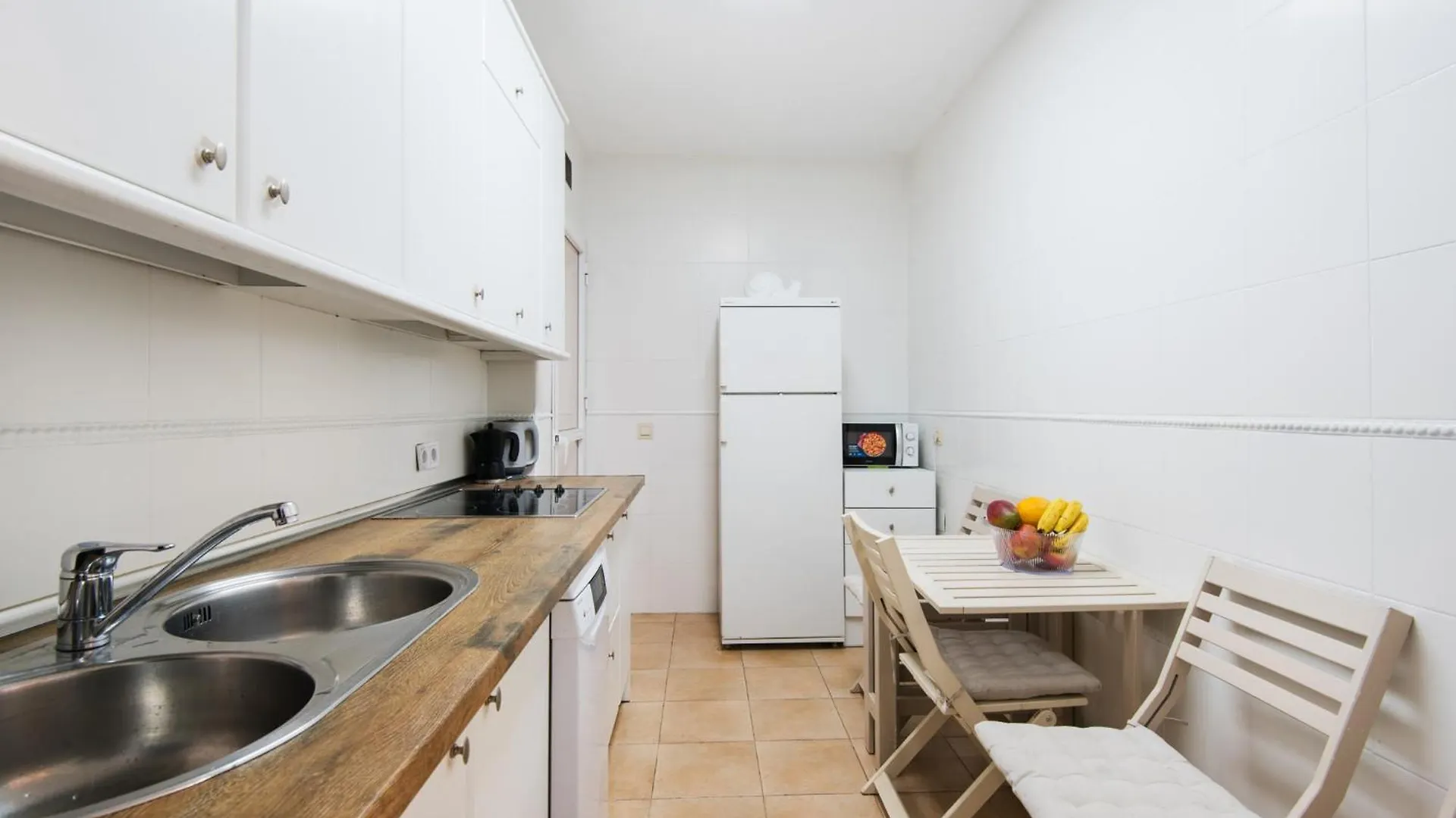 Atarazanas River Road Apartment Málaga İspanya