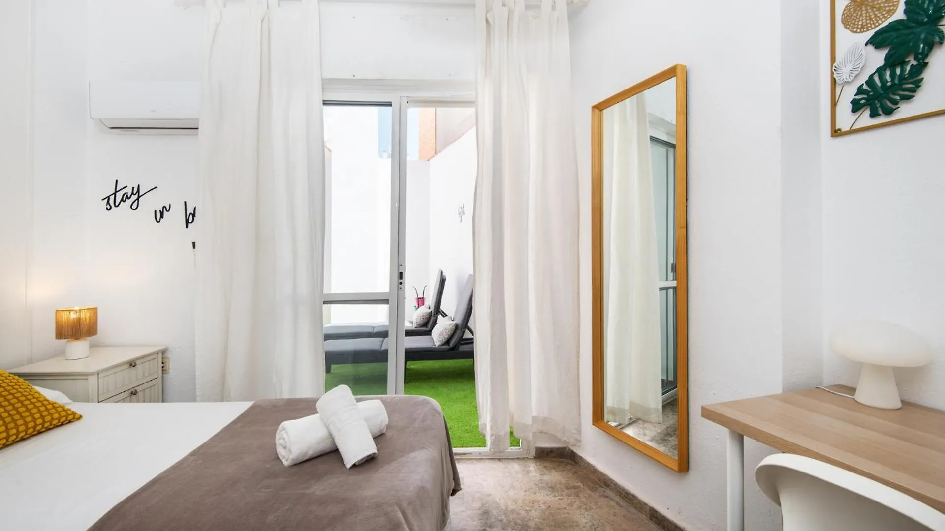 Atarazanas River Road Apartment Málaga 0*,  İspanya