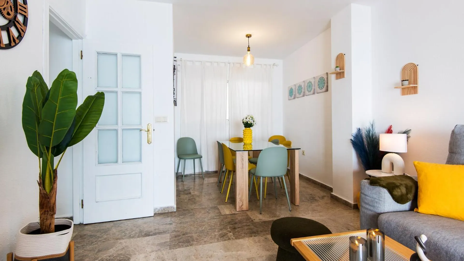 Atarazanas River Road Apartment Málaga 0*,  İspanya